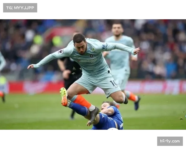 英超考虑引入“橙牌”制度,对战术犯规进行临时罚下处罚的讨论。